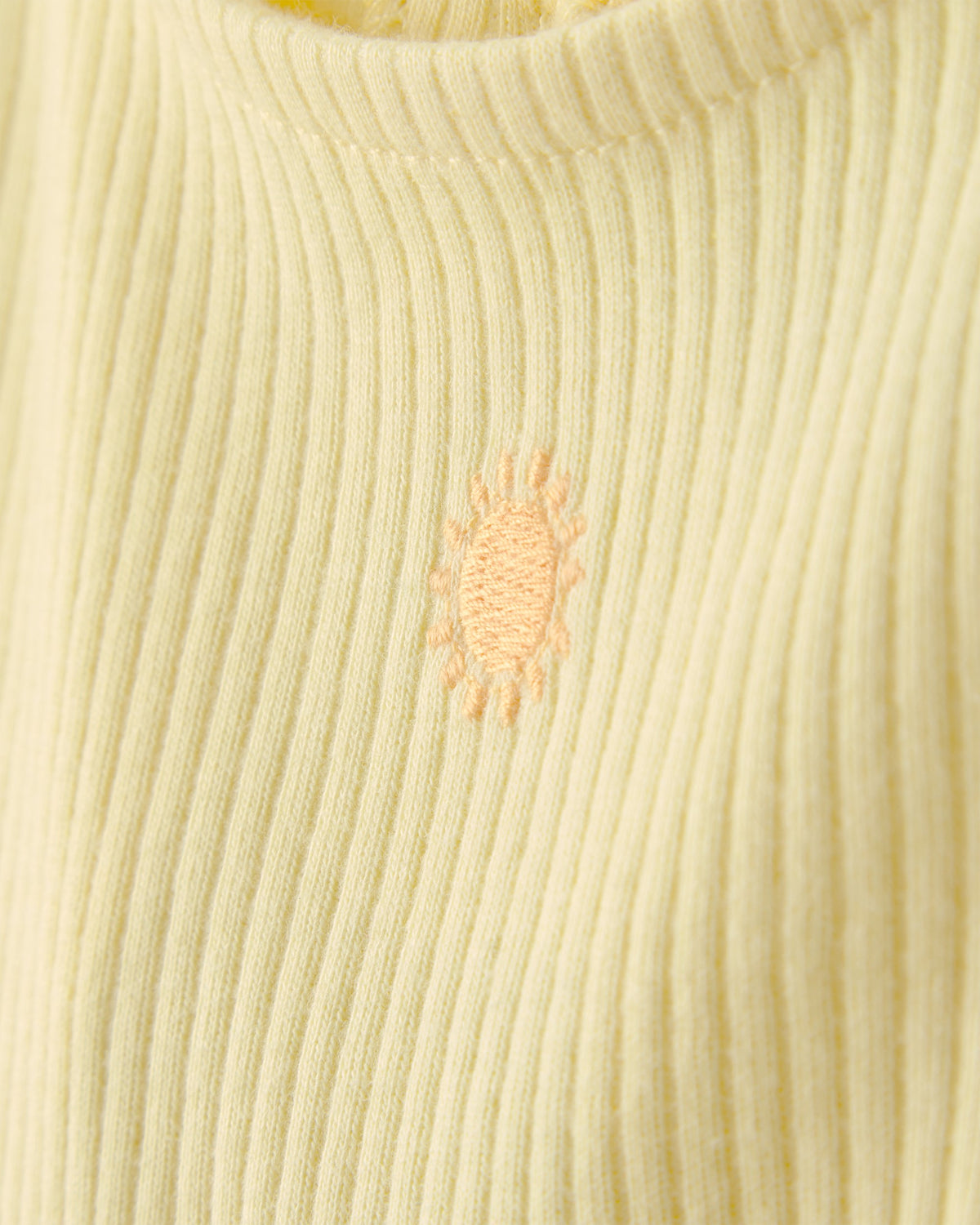 Vestido Con Cubrepañal Integrado Con Estampado De Sol - Amarillo
